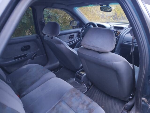 Рено Лагуна 1995 в Днепре (Днепропетровске) на Automoto.ua Зеленый Рено Лагуна, объемом двигателя 1.8 л и пробегом 353 тыс. км за 1000 $, фото 7 на Automoto.ua