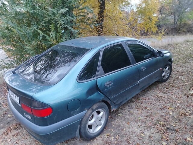 Рено Лагуна 1995 в Днепре (Днепропетровске) на Automoto.ua Зеленый Рено Лагуна, объемом двигателя 1.8 л и пробегом 353 тыс. км за 1000 $, фото 2 на Automoto.ua