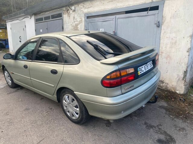 Зелений Рено Лагуна, об'ємом двигуна 1.8 л та пробігом 95 тис. км за 2000 $, фото 6 на Automoto.ua