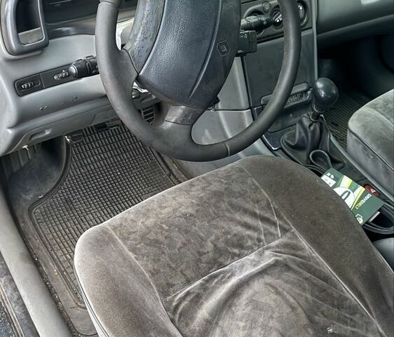Зелений Рено Лагуна, об'ємом двигуна 2 л та пробігом 350 тис. км за 427 $, фото 4 на Automoto.ua