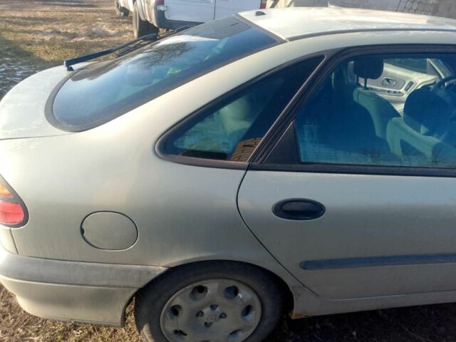 Зеленый Рено Лагуна, объемом двигателя 1.6 л и пробегом 260 тыс. км за 1000 $, фото 2 на Automoto.ua