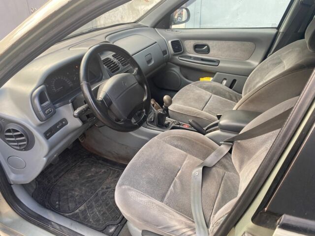 Зелений Рено Лагуна, об'ємом двигуна 1.8 л та пробігом 95 тис. км за 2000 $, фото 14 на Automoto.ua