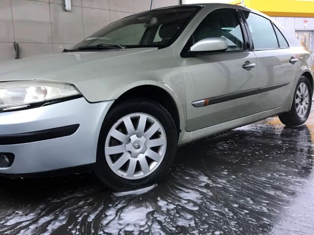 Зеленый Рено Лагуна, объемом двигателя 2 л и пробегом 400 тыс. км за 2500 $, фото 2 на Automoto.ua