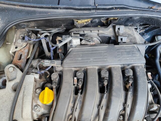 Зеленый Рено Лагуна, объемом двигателя 2 л и пробегом 280 тыс. км за 2300 $, фото 8 на Automoto.ua