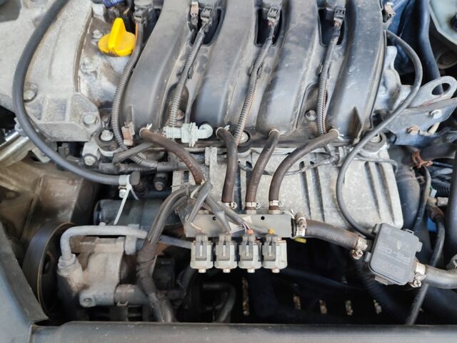 Зеленый Рено Лагуна, объемом двигателя 2 л и пробегом 280 тыс. км за 2300 $, фото 9 на Automoto.ua