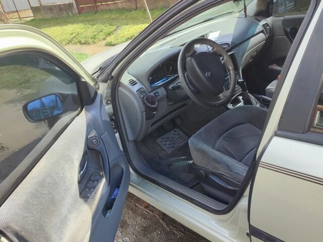 Зеленый Рено Лагуна, объемом двигателя 2 л и пробегом 280 тыс. км за 2300 $, фото 1 на Automoto.ua