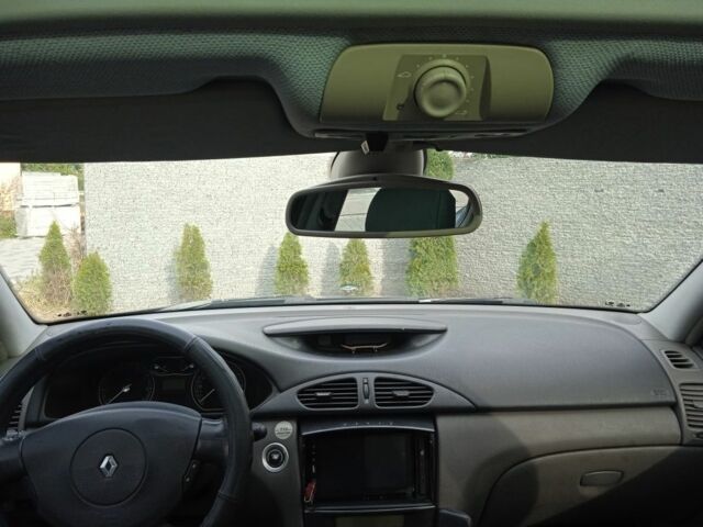 Зеленый Рено Лагуна, объемом двигателя 1.8 л и пробегом 360 тыс. км за 2950 $, фото 6 на Automoto.ua