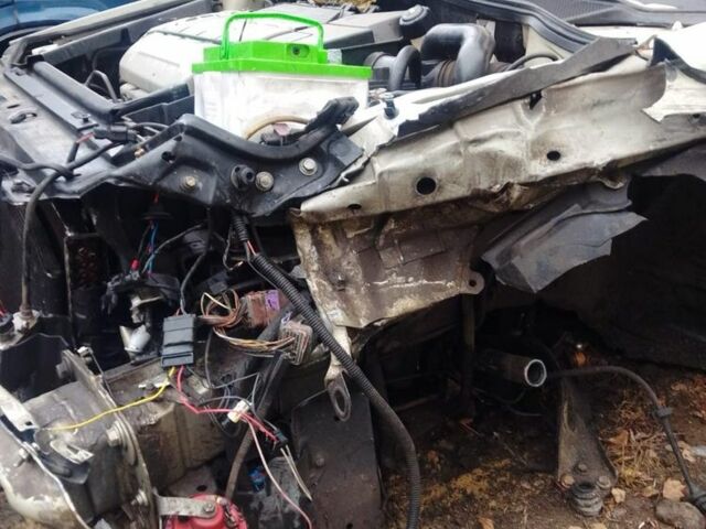 Зеленый Рено Лагуна, объемом двигателя 2 л и пробегом 200 тыс. км за 1300 $, фото 6 на Automoto.ua