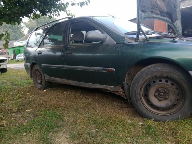 Зеленый Рено Лагуна, объемом двигателя 2.2 л и пробегом 111 тыс. км за 800 $, фото 5 на Automoto.ua