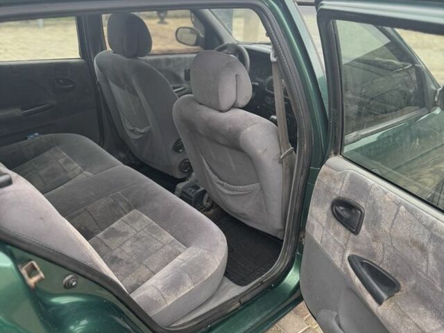 Зеленый Рено Лагуна, объемом двигателя 1.9 л и пробегом 350 тыс. км за 1500 $, фото 4 на Automoto.ua