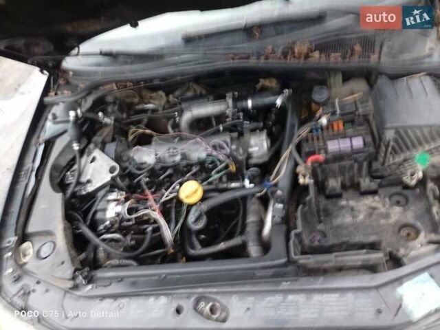 Зеленый Рено Лагуна, объемом двигателя 1.9 л и пробегом 300 тыс. км за 1700 $, фото 4 на Automoto.ua