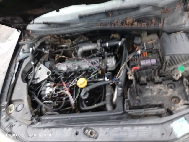 Зеленый Рено Лагуна, объемом двигателя 1.9 л и пробегом 300 тыс. км за 1700 $, фото 5 на Automoto.ua