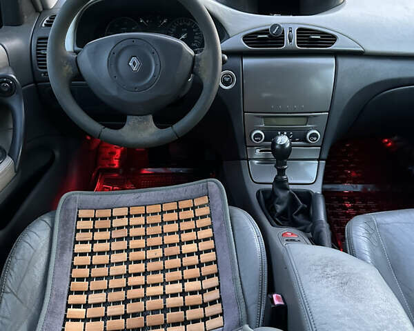 Зеленый Рено Лагуна, объемом двигателя 1.9 л и пробегом 340 тыс. км за 3200 $, фото 8 на Automoto.ua