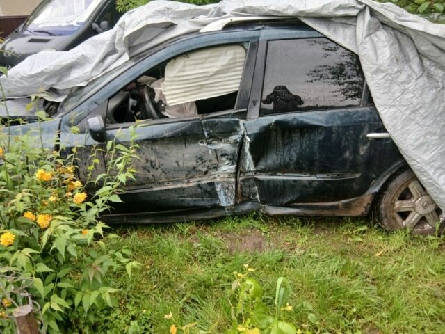 Зеленый Рено Лагуна, объемом двигателя 1.9 л и пробегом 476 тыс. км за 1300 $, фото 1 на Automoto.ua