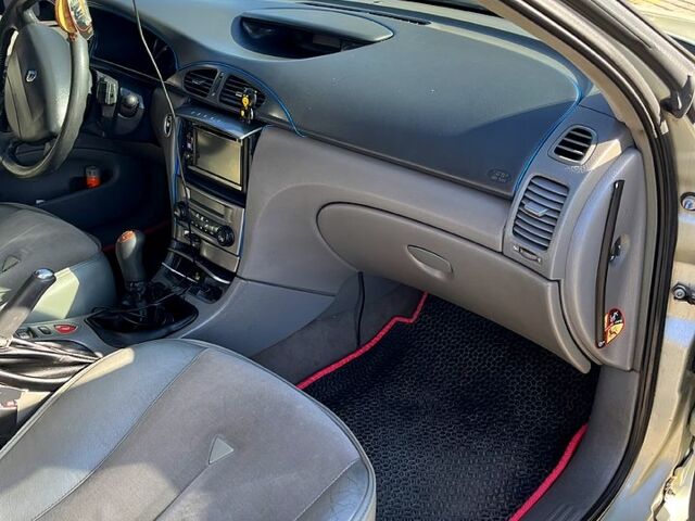 Зелений Рено Лагуна, об'ємом двигуна 1.8 л та пробігом 312 тис. км за 4500 $, фото 10 на Automoto.ua