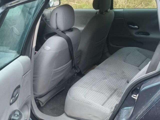 Зеленый Рено Лагуна, объемом двигателя 2 л и пробегом 450 тыс. км за 1700 $, фото 1 на Automoto.ua