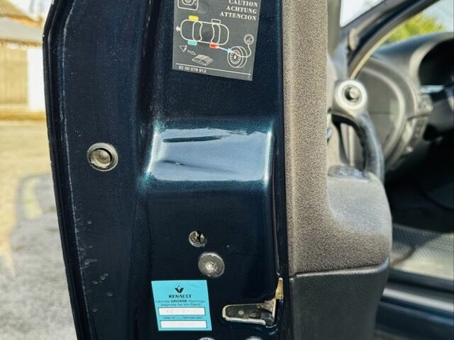 Зеленый Рено Лагуна, объемом двигателя 2 л и пробегом 200 тыс. км за 4250 $, фото 15 на Automoto.ua