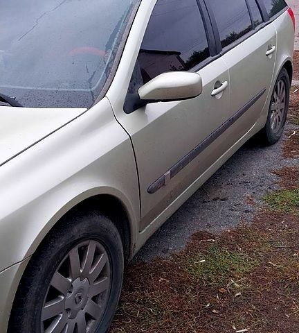 Зеленый Рено Лагуна, объемом двигателя 1.6 л и пробегом 340 тыс. км за 4000 $, фото 4 на Automoto.ua