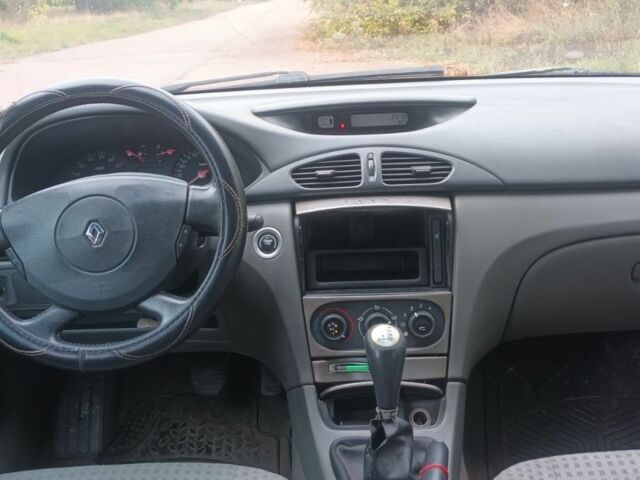 Зеленый Рено Лагуна, объемом двигателя 2 л и пробегом 450 тыс. км за 1700 $, фото 2 на Automoto.ua