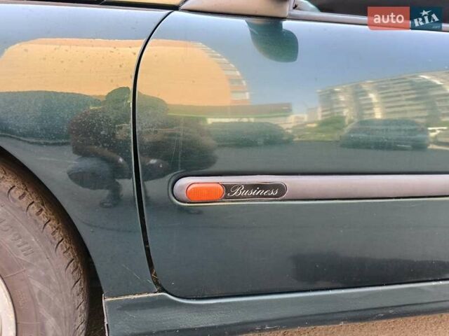 Зеленый Рено Лагуна, объемом двигателя 2 л и пробегом 325 тыс. км за 2400 $, фото 4 на Automoto.ua