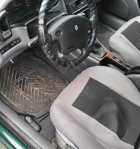 Зеленый Рено Лагуна, объемом двигателя 2 л и пробегом 241 тыс. км за 2600 $, фото 3 на Automoto.ua