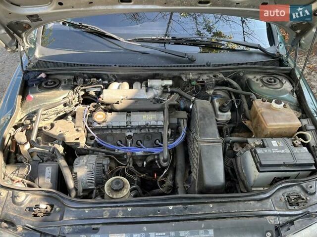 Зеленый Рено Лагуна, объемом двигателя 2 л и пробегом 310 тыс. км за 2600 $, фото 6 на Automoto.ua