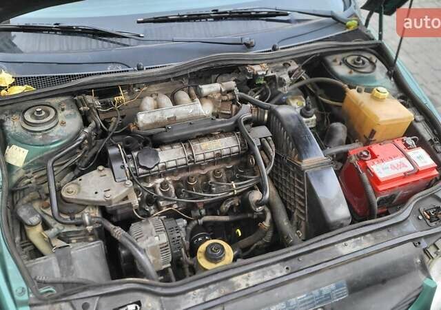 Зеленый Рено Лагуна, объемом двигателя 2 л и пробегом 241 тыс. км за 2600 $, фото 4 на Automoto.ua