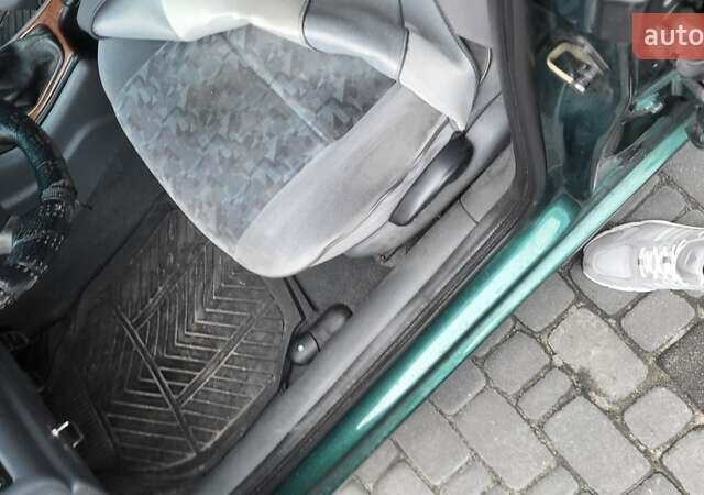 Зеленый Рено Лагуна, объемом двигателя 2 л и пробегом 241 тыс. км за 2600 $, фото 2 на Automoto.ua