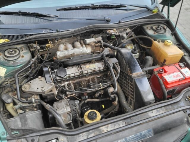 Зеленый Рено Лагуна, объемом двигателя 2 л и пробегом 241 тыс. км за 2500 $, фото 5 на Automoto.ua