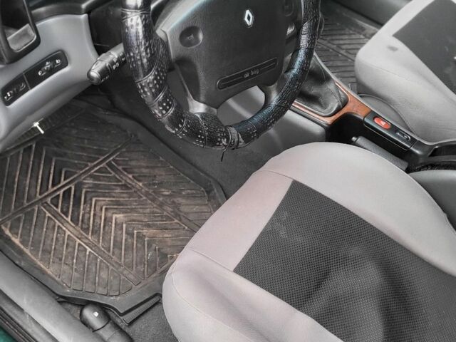 Зеленый Рено Лагуна, объемом двигателя 2 л и пробегом 241 тыс. км за 2500 $, фото 4 на Automoto.ua