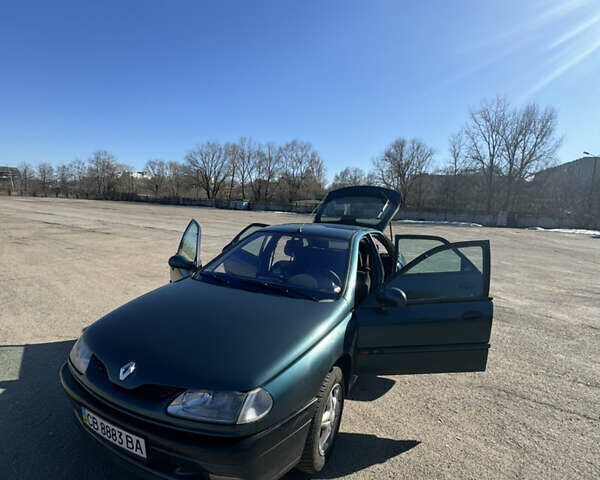 Зелений Рено Лагуна, об'ємом двигуна 1.8 л та пробігом 225 тис. км за 2450 $, фото 1 на Automoto.ua