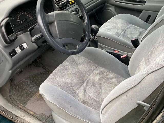 Зелений Рено Лагуна, об'ємом двигуна 2 л та пробігом 300 тис. км за 2300 $, фото 8 на Automoto.ua