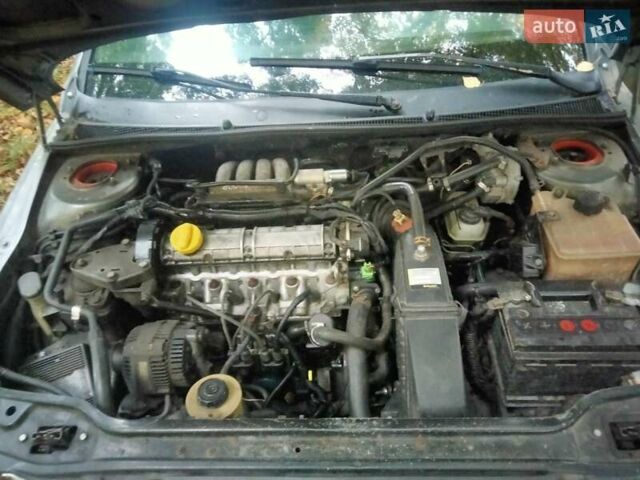 Зеленый Рено Лагуна, объемом двигателя 0 л и пробегом 153 тыс. км за 750 $, фото 3 на Automoto.ua