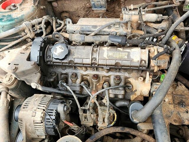 Зеленый Рено Лагуна, объемом двигателя 1.8 л и пробегом 300 тыс. км за 480 $, фото 2 на Automoto.ua