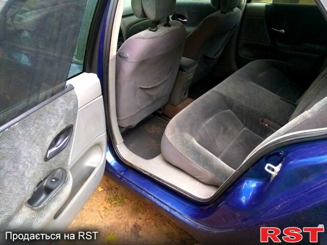 Зелений Рено Лагуна, об'ємом двигуна 1.8 л та пробігом 303 тис. км за 1250 $, фото 7 на Automoto.ua