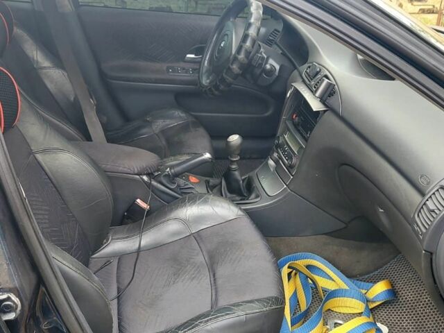 Зелений Рено Лагуна, об'ємом двигуна 1.9 л та пробігом 275 тис. км за 2000 $, фото 4 на Automoto.ua