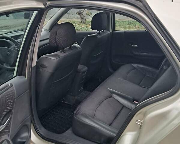 Зеленый Рено Лагуна, объемом двигателя 1.87 л и пробегом 396 тыс. км за 4000 $, фото 7 на Automoto.ua