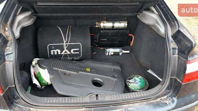 Зелений Рено Лагуна, об'ємом двигуна 1.9 л та пробігом 275 тис. км за 2000 $, фото 6 на Automoto.ua