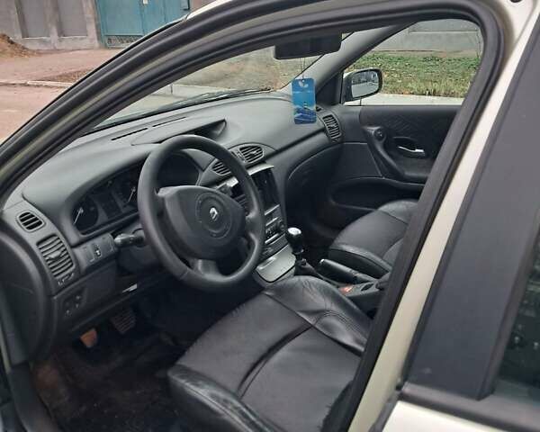 Зеленый Рено Лагуна, объемом двигателя 1.87 л и пробегом 396 тыс. км за 4000 $, фото 2 на Automoto.ua