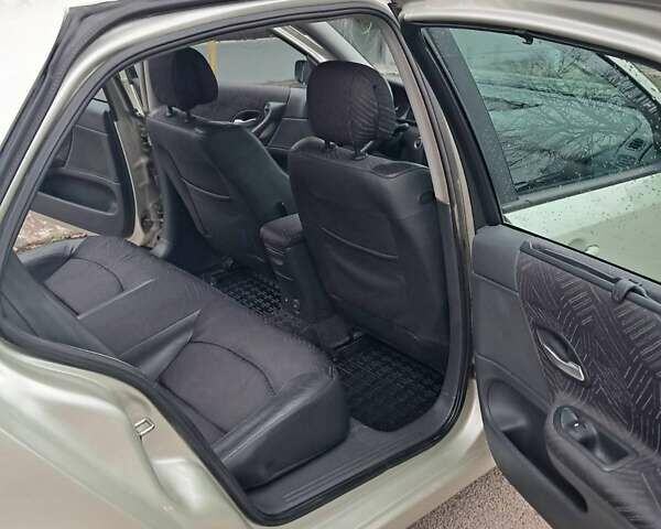 Зеленый Рено Лагуна, объемом двигателя 1.87 л и пробегом 396 тыс. км за 4000 $, фото 8 на Automoto.ua