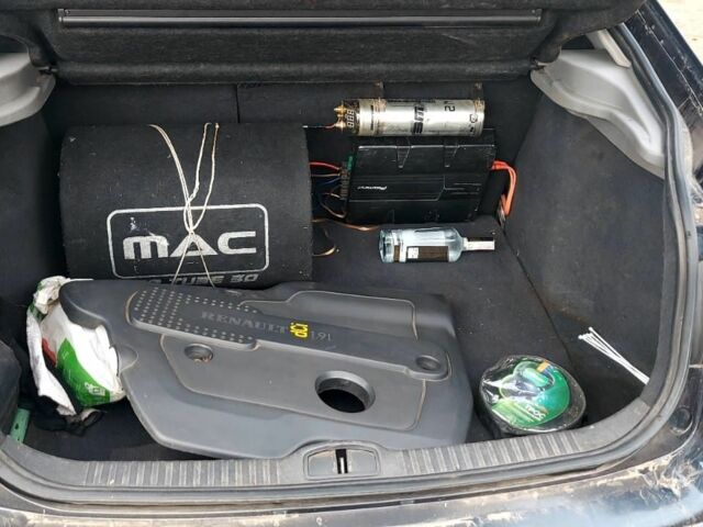 Зелений Рено Лагуна, об'ємом двигуна 1.9 л та пробігом 275 тис. км за 2000 $, фото 7 на Automoto.ua