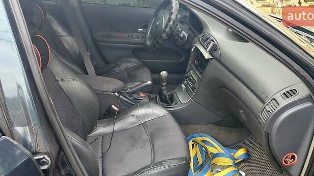 Зелений Рено Лагуна, об'ємом двигуна 1.9 л та пробігом 275 тис. км за 2000 $, фото 3 на Automoto.ua