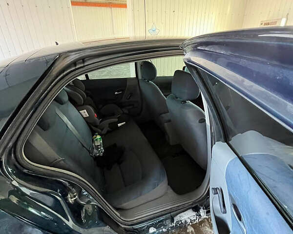 Зеленый Рено Лагуна, объемом двигателя 1.87 л и пробегом 235 тыс. км за 3850 $, фото 10 на Automoto.ua