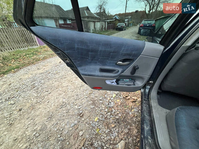 Зеленый Рено Лагуна, объемом двигателя 1.87 л и пробегом 235 тыс. км за 3850 $, фото 11 на Automoto.ua