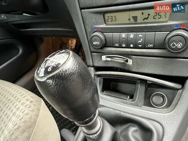 Зеленый Рено Лагуна, объемом двигателя 1.9 л и пробегом 261 тыс. км за 3000 $, фото 32 на Automoto.ua