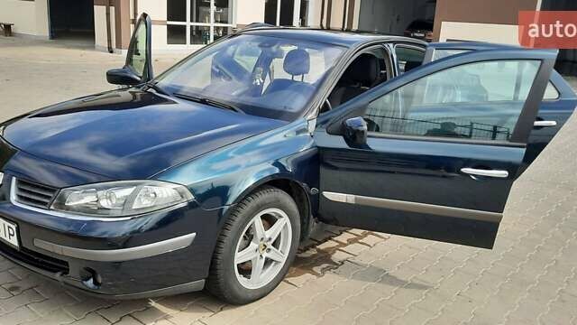 Зеленый Рено Лагуна, объемом двигателя 1.6 л и пробегом 258 тыс. км за 5000 $, фото 7 на Automoto.ua