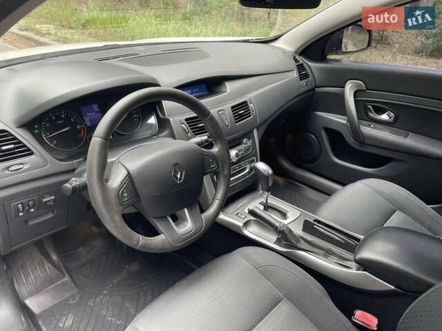 Білий Рено Латітьюд, об'ємом двигуна 2 л та пробігом 185 тис. км за 6950 $, фото 16 на Automoto.ua