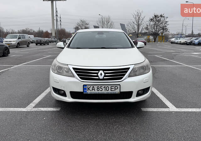 Білий Рено Латітьюд, об'ємом двигуна 2 л та пробігом 202 тис. км за 7900 $, фото 1 на Automoto.ua