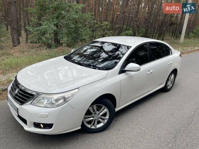 Білий Рено Латітьюд, об'ємом двигуна 2 л та пробігом 185 тис. км за 6950 $, фото 1 на Automoto.ua