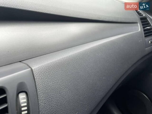 Білий Рено Латітьюд, об'ємом двигуна 2 л та пробігом 185 тис. км за 6950 $, фото 28 на Automoto.ua